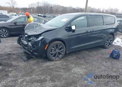 2019 Chrysler Pacifica Touring Plus z USA, uszkodzony, nr VIN 2C4RC1FG0KR507661